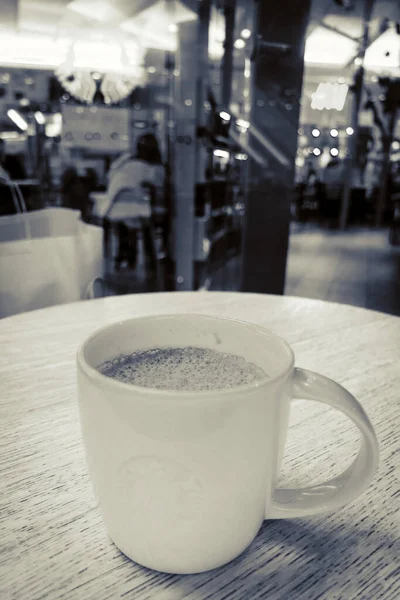 Match Latte Egy Kávézóban — Stock Fotó