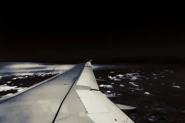 飛行機の窓からの眺め翼 — ストック写真