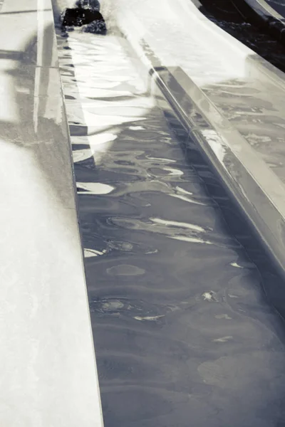 Garçon Monte Toboggan Dans Parc Aquatique — Photo