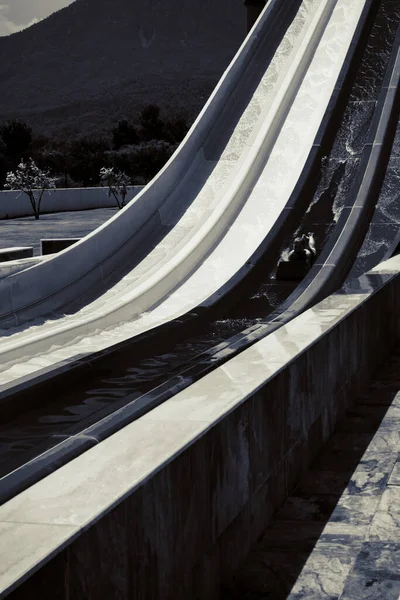 Garçon Monte Toboggan Dans Parc Aquatique — Photo