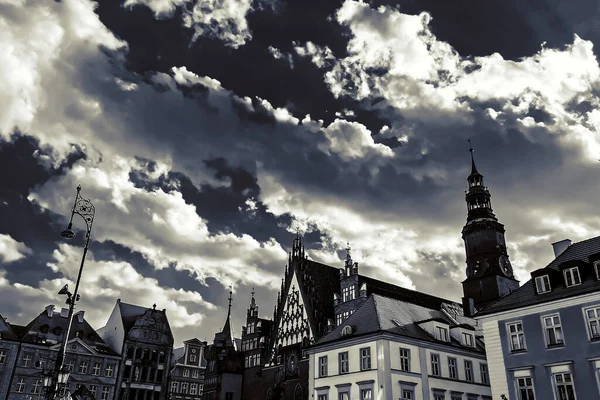 欧洲古城的街道和广场 — 图库照片