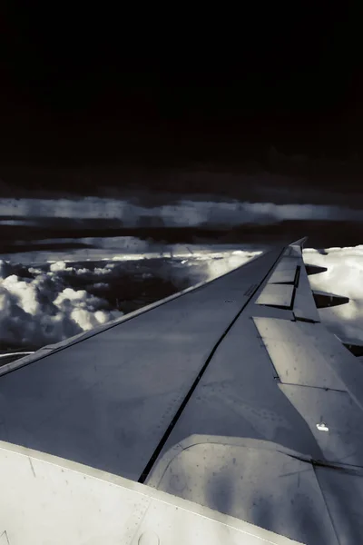 Zicht Vanuit Het Vliegtuigraam Vleugel — Stockfoto