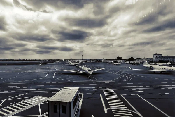 Vin Aéroport Attente Vol — Photo