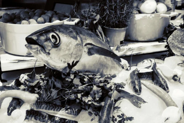 Ψάρια Εμφανίζονται Στο Εστιατόριο — Φωτογραφία Αρχείου
