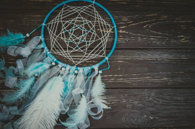 Tahta arka planda düş kapanı