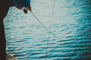 Gölde alabalık avı