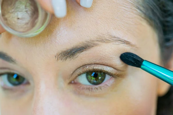 Applicare Trucco Truccatore Applicando Trucco — Foto Stock