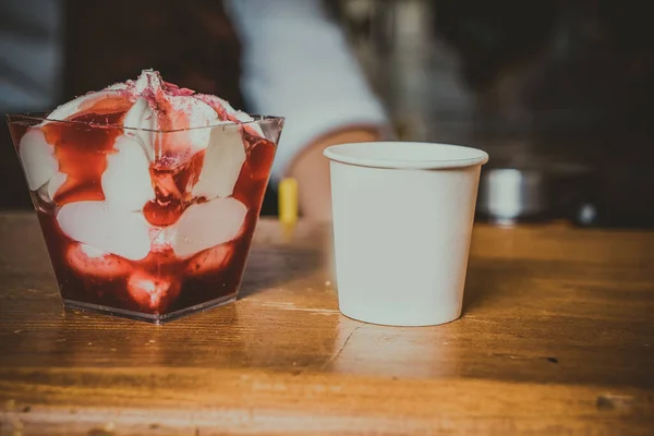 Café Helado Sobre Fondo Madera — Foto de Stock