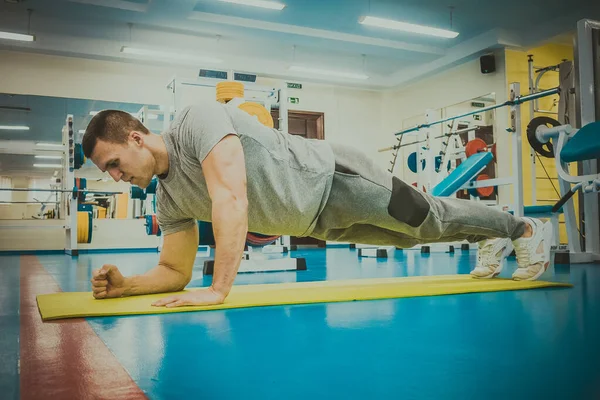 Man Goes Sports Gym — Stock Photo, Image