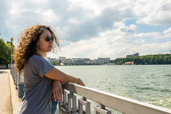 Beautiful Girl Lake — Stock Photo, Image