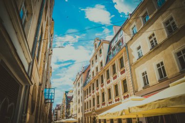 Wroclaw şehrinin caddeleri ve evleri. Şehir manzarası