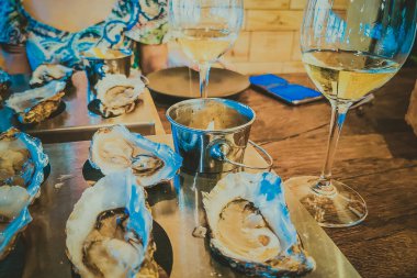 Lezzetli, taze istiridye yemek geçmişi