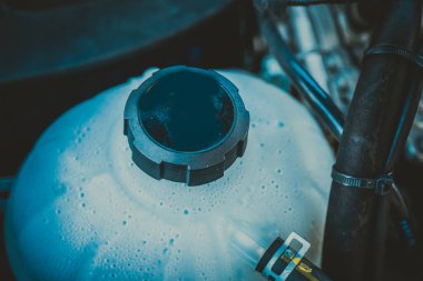 motorlu araç koyu arkaplan