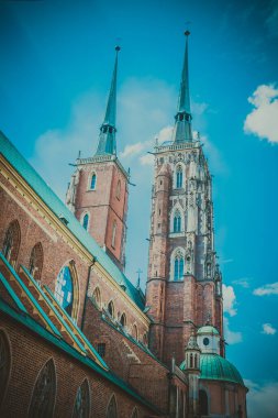 Muhteşem Mimarlık ve Kırbaç Kiliseleri