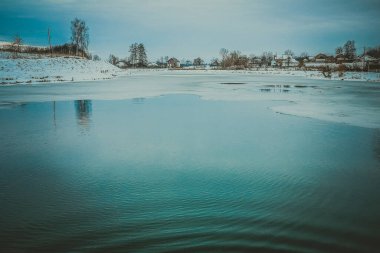 Gölde alabalık avı