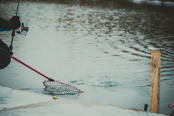 Pesca Alla Trota Sul Lago — Foto Stock