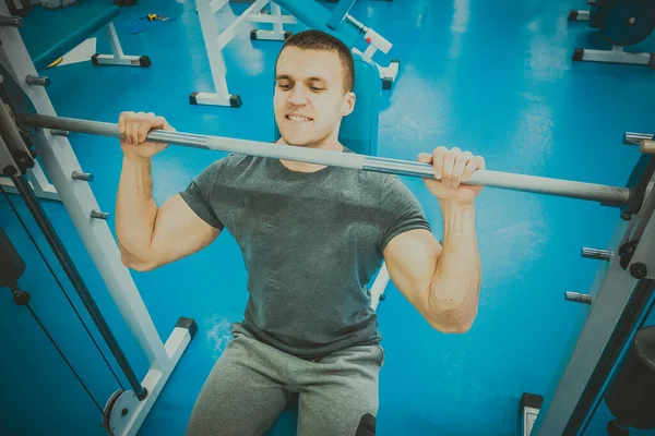 Een Man Gaat Sporten Sportschool — Stockfoto