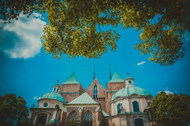 Eski Polonya şehrinin mimarisi. Pençe