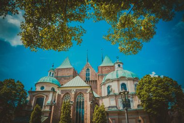 Eski Polonya şehrinin mimarisi. Pençe