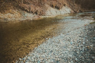Dağların ve nehirlerin güzel doğası