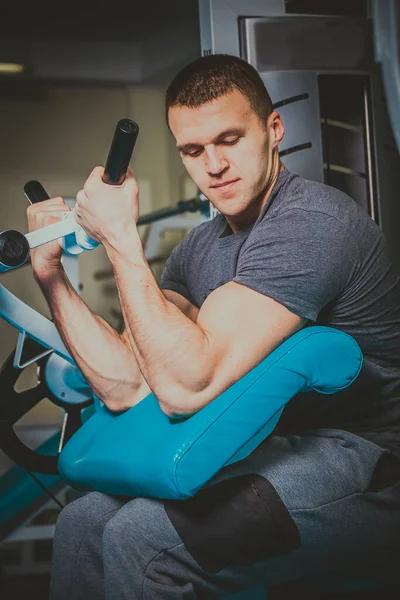 Man Trains Gym Fitness Sport Health — Stock Photo, Image