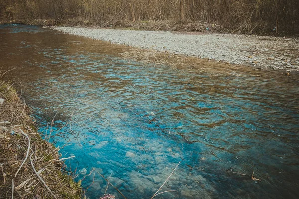 Όμορφη Φύση Των Βουνών Και Των Ποταμών — Φωτογραφία Αρχείου