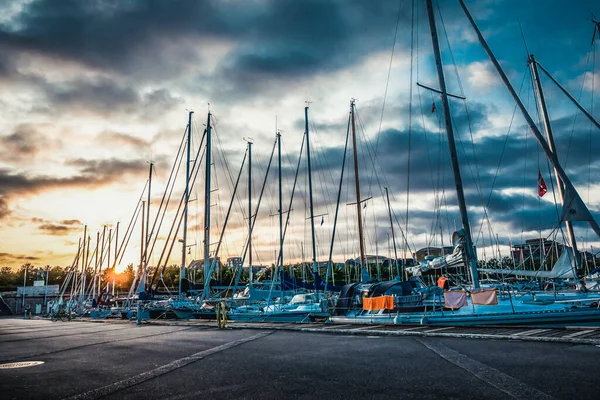 Beautiful Pier Evening Beautiful Sailing Yachts — Stock Photo, Image