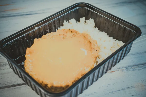 Peynirli Pirinçli Tavuk Pirzolası — Stok fotoğraf