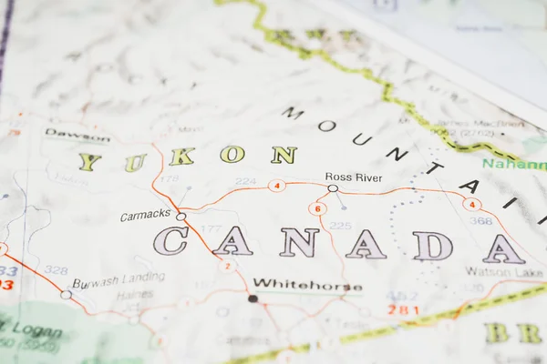 加拿大地图背景上的育空地区 — 图库照片