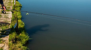 Gölde balık tutmak, şehrin dışında dinlenmek.