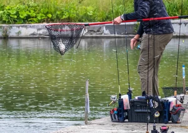 Pesca Sul Lago Riposo Fuori Città — Foto Stock