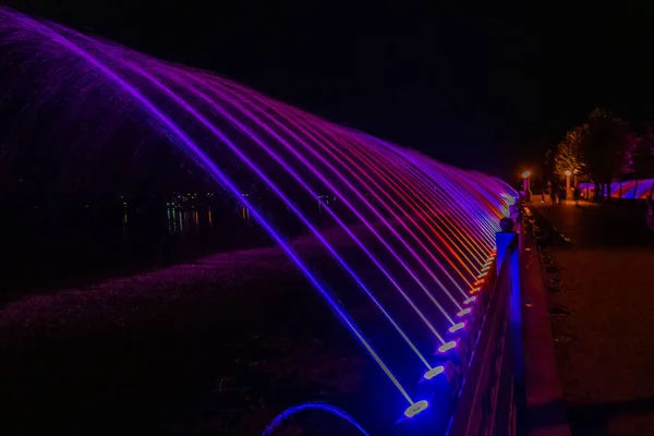 Fuente Noche Lago —  Fotos de Stock