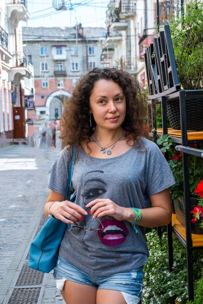 Retrato Ciudad Una Mujer Hermosa — Foto de Stock