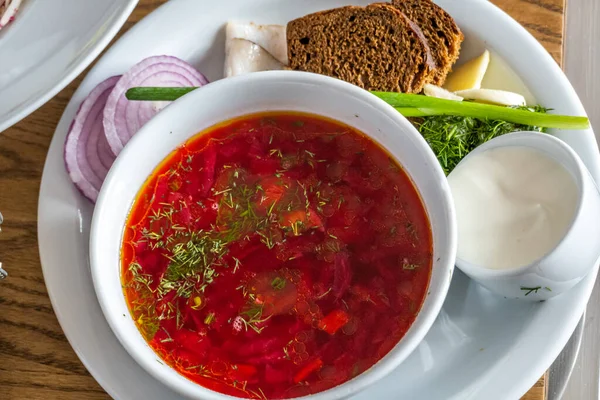 Borscht Παραδοσιακό Ουκρανικό Πιάτο Πιάτο Τραπέζι — Φωτογραφία Αρχείου