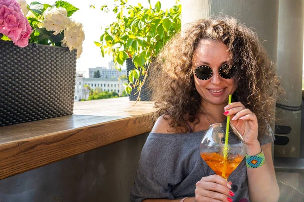 Portrait Une Belle Fille Dans Café — Photo