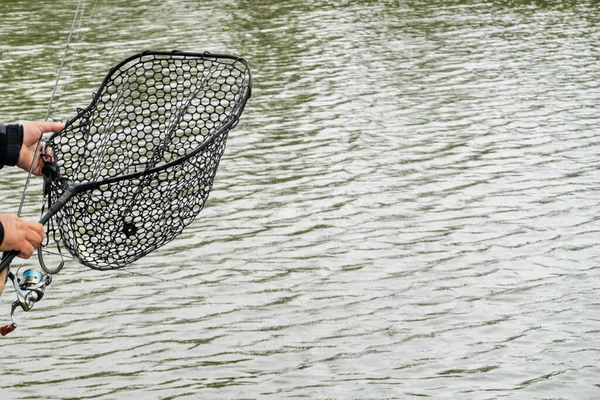 Łowienie Ryb Jeziorze Odpoczynek Poza Miastem — Zdjęcie stockowe