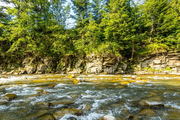 Υπέροχο Βουνό Ποτάμι Εκπληκτική Φύση — Φωτογραφία Αρχείου
