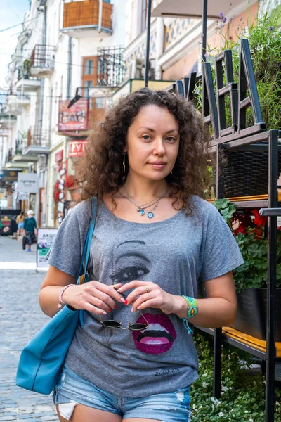 Retrato Ciudad Una Mujer Hermosa —  Fotos de Stock