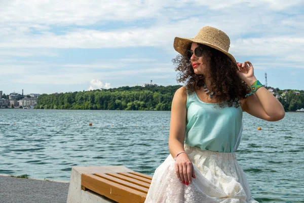 Hermosa Chica Lago — Foto de Stock