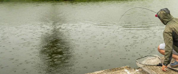 Pesca Sul Lago Riposo Fuori Città — Foto Stock