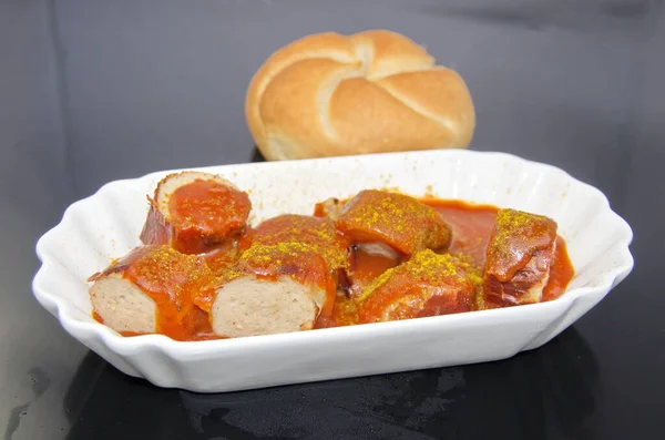 Schale Mit Currywurst Und Broetchen Bun — Fotografia de Stock