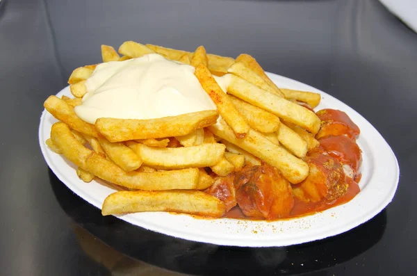 Pommes Mayo Avec Currywurst — Photo