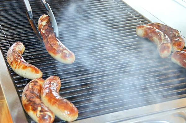 Vier Bratwuerste Auf Dem Grill — Foto de Stock