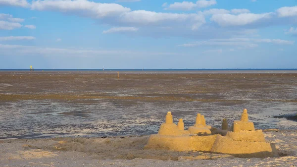 Sandburg Strand Vor Wattenmeer Der Nordsee Mit Wolken Blauen Himmel — Stockfoto