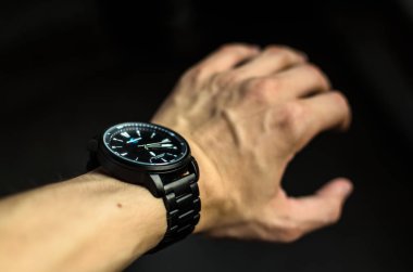 Saatler ile damarlar el