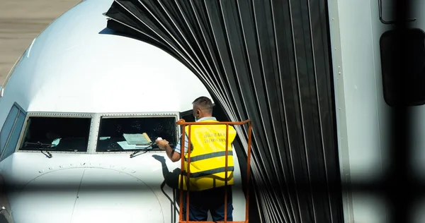 Voando Para Outro País Viajando Avião Primeiro Voo Chão Para — Fotografia de Stock