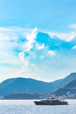 Moğollar 'da deniz kıyısında seyahat etmek Saint Stehen Adası' na zor zamanlarda dinlenmek ve turizm.