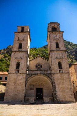 UNESCO 'da listelenen eski Kotor kasabası, eski evler ve kaleler