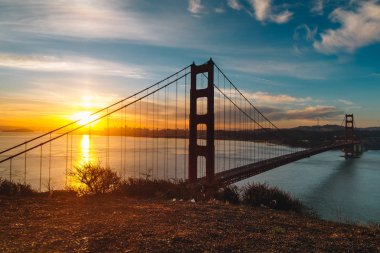 gündoğumu renkli saat pil spencer, Golden gate köprüsü üstten görünüm