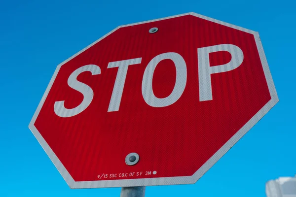 Stoppschild Verkehrszeichen — Stockfoto